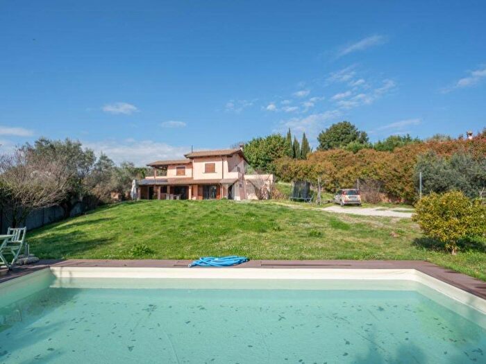 Casa con 5 locali in affitto in Via delle terre di bettona, Formello