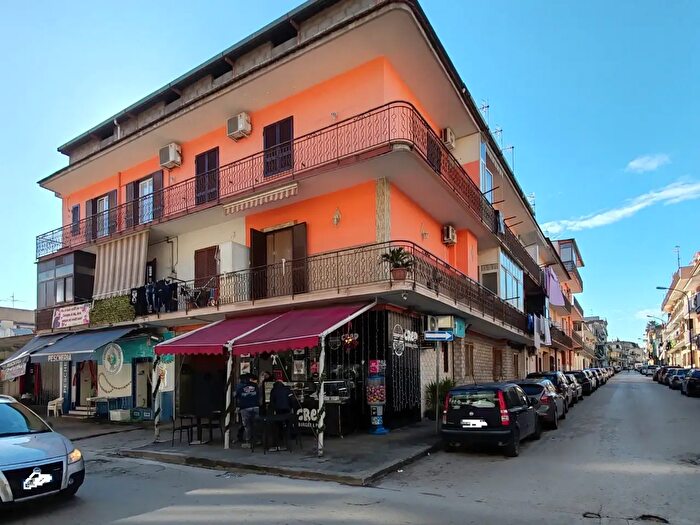 Appartamento trilocale in vendita in Via Cinquevie, Afragola