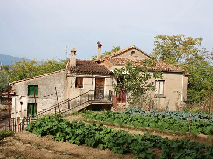 Casa bilocale in vendita in Contrada Boccalupo Snc, Rose