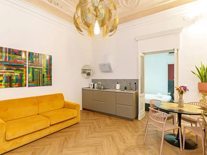 Appartamento con 5 locali in vendita in Via Santa Filomena, Catania