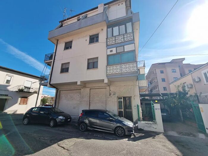 Appartamento con 6 locali in affitto in Via Marsala, Catanzaro