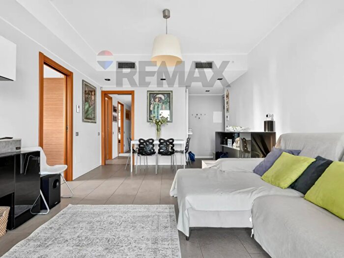 Appartamento trilocale in vendita in Via Carlo Perini, Milano