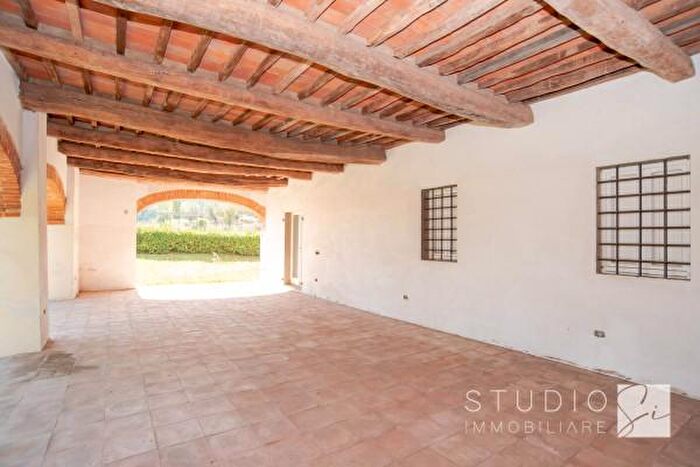 Casa con 6 locali in vendita in Via di Bargi, Pistoia