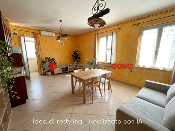 Appartamento con 5 locali in vendita in Via Francesco Petrarca, Acireale
