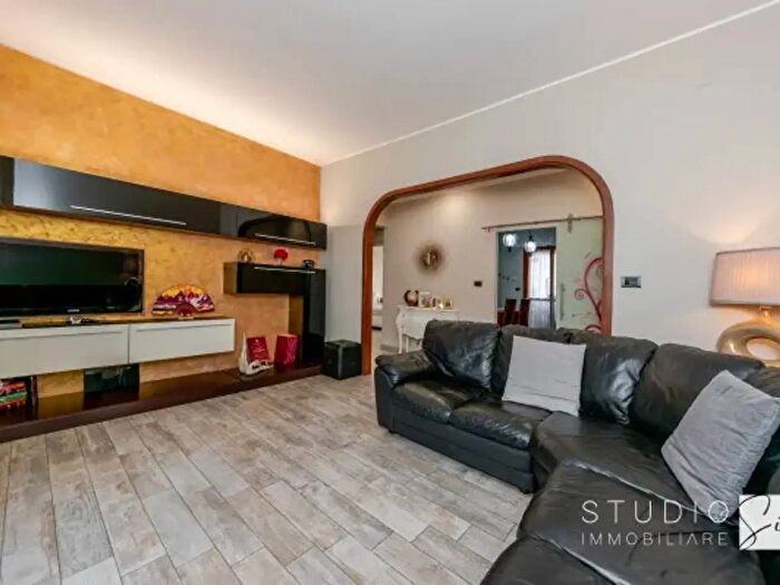 Appartamento con 5 locali in vendita in Via Lunga, Pistoia