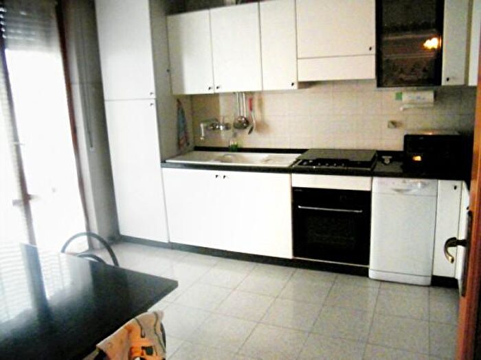 Appartamento con 5 locali in vendita in Via Walter Tobagi, Jesi