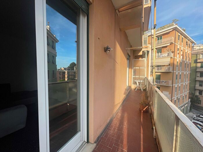Appartamento con 5 locali in vendita in Via Federico Delpino, Genova