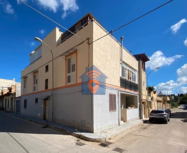 Appartamento con 6 locali in vendita in Via Orazio Ferraro Castelvetrano, Castelvetrano