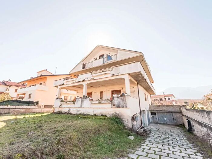 Appartamento con 9 locali in vendita in Via Torrone, Sulmona