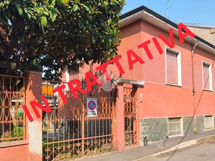 Casa bilocale in vendita in Via Verbano, Cormano