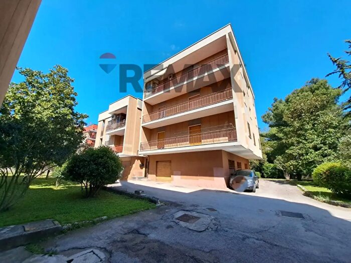 Appartamento con 8 locali in vendita in Matera
