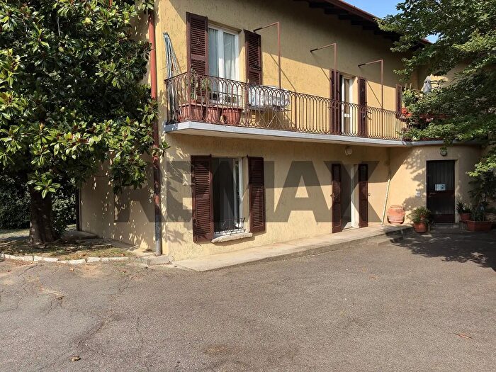 Appartamento bilocale in vendita in Via al Ronco, Barasso