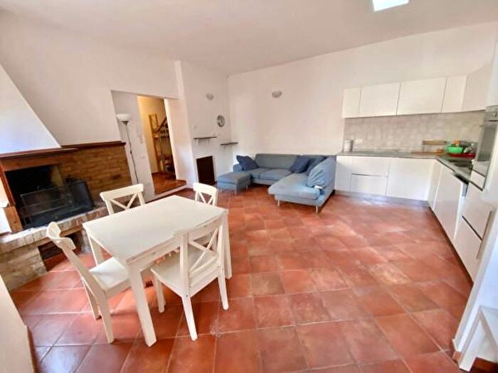 Casa quadrilocale in vendita in Sotto Le Stallacce, Urbino