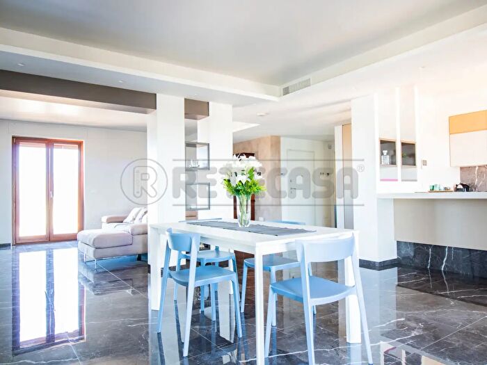 Appartamento quadrilocale in vendita in Via Vecchia Corato I, Bisceglie