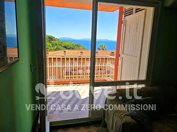 Appartamento con 5 locali in vendita in Via Capo dArco Snc, Rio