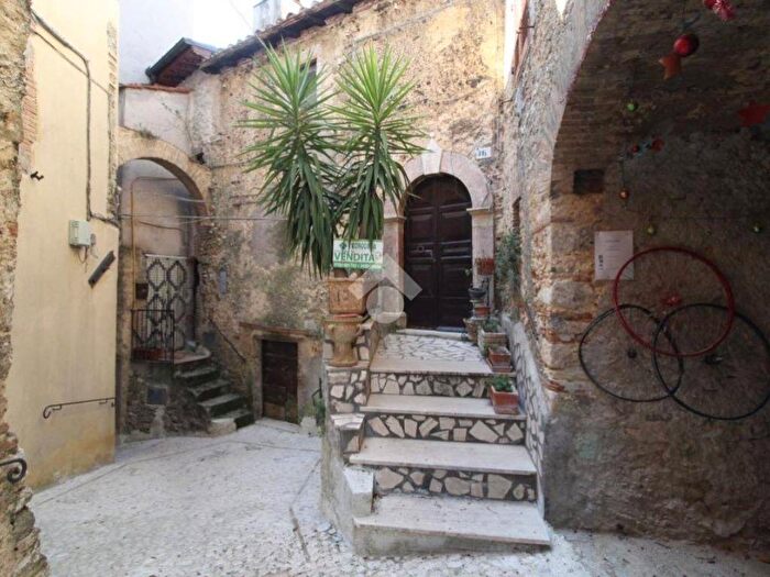 Appartamento trilocale in vendita in VIA PESCHERIA, Centro, Torricella in Sabina