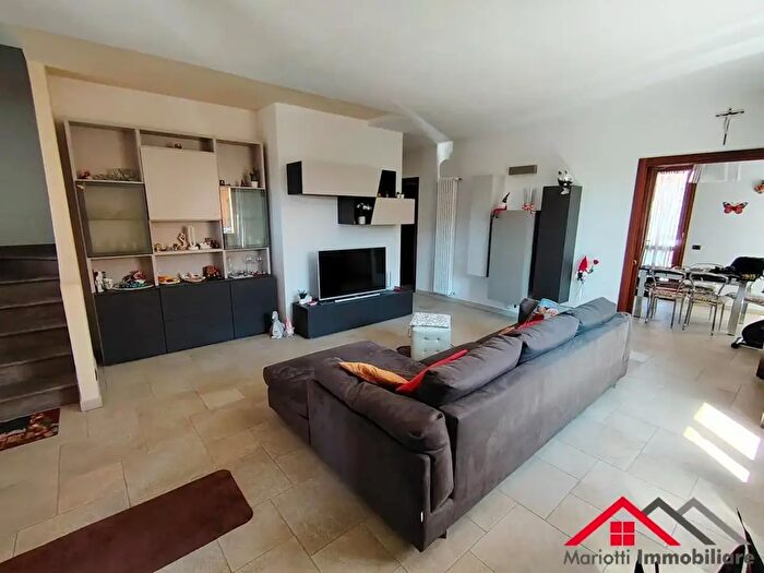 Casa con 5 locali in vendita in San Giuliano Terme