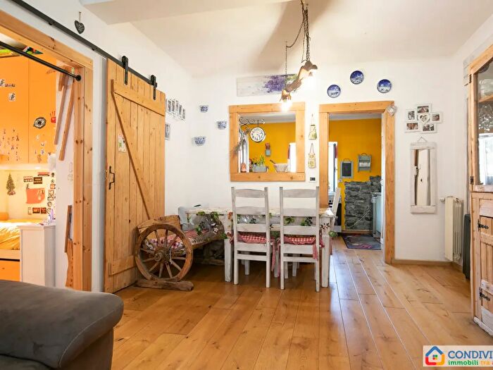 Appartamento con 7 locali in vendita in Via Molassana, Genova