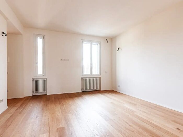 Appartamento trilocale in affitto in Milano