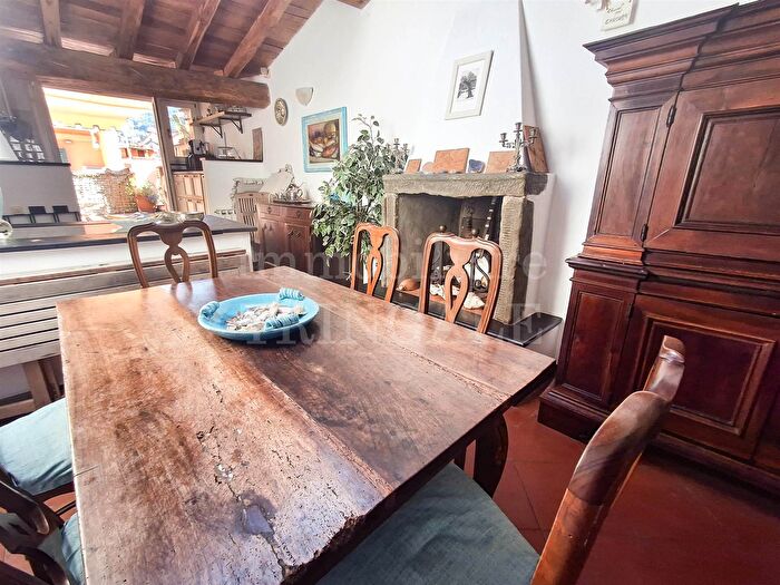 Appartamento con 5 locali in vendita in Lerici