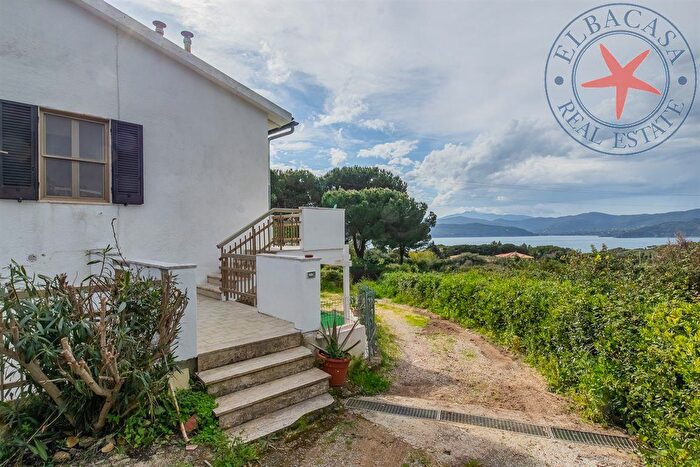 Casa trilocale in vendita in Capoliveri