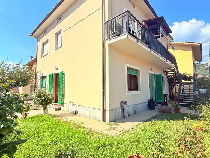 Casa con 6 locali in vendita in Buggiano