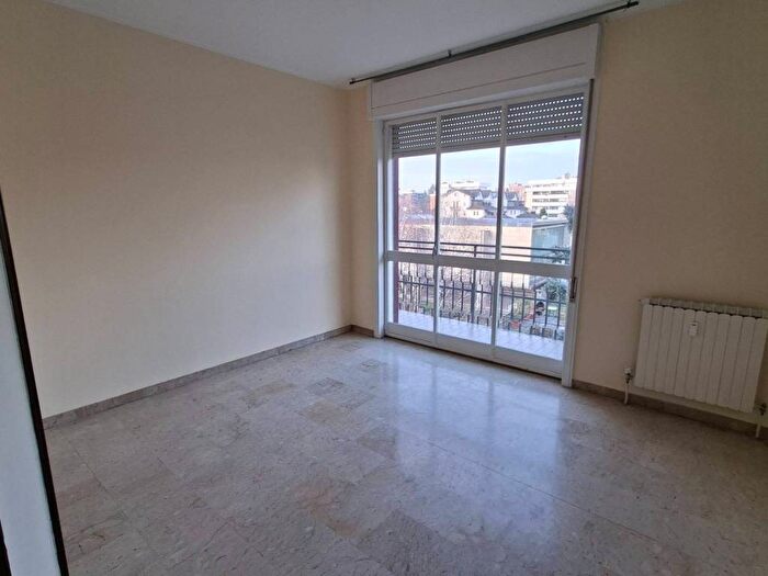 Appartamento trilocale in affitto in Ronchi, Gallarate