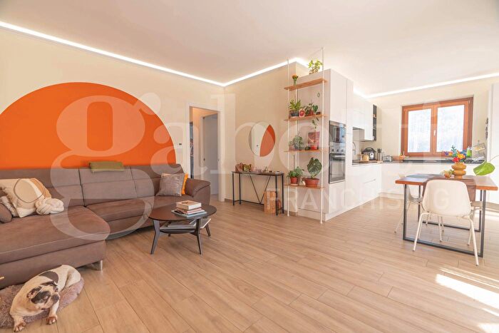 Appartamento quadrilocale in vendita in Via Umberto I, Piscina