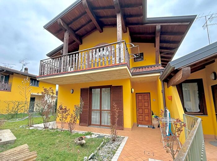 Casa trilocale in vendita in Via Tironega Endine Gaiano, Endine Gaiano