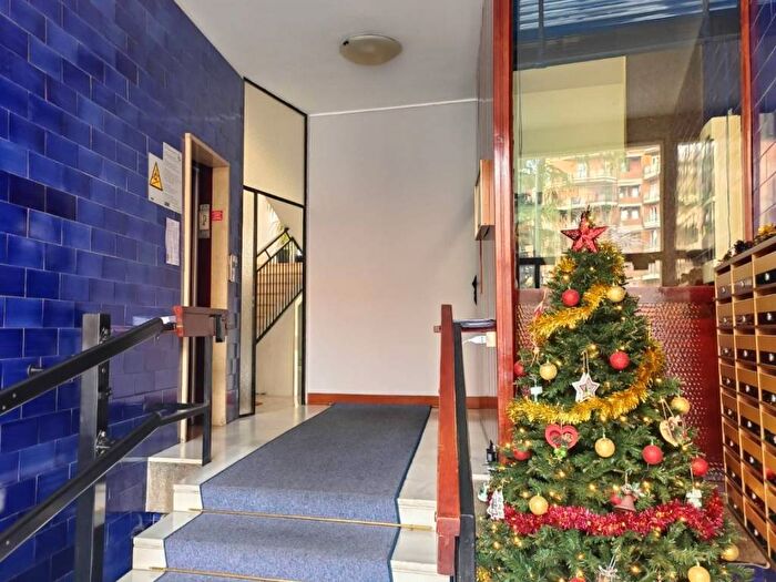 Appartamento bilocale in affitto in Via dei Fiordalisi, Lorenteggio, Milano