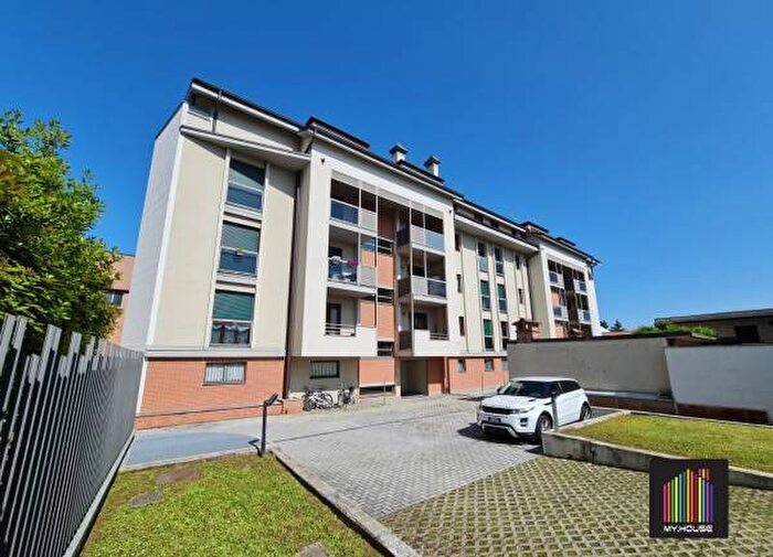 Appartamento trilocale in affitto in Via del Lavoro, Cascinetta, Gallarate