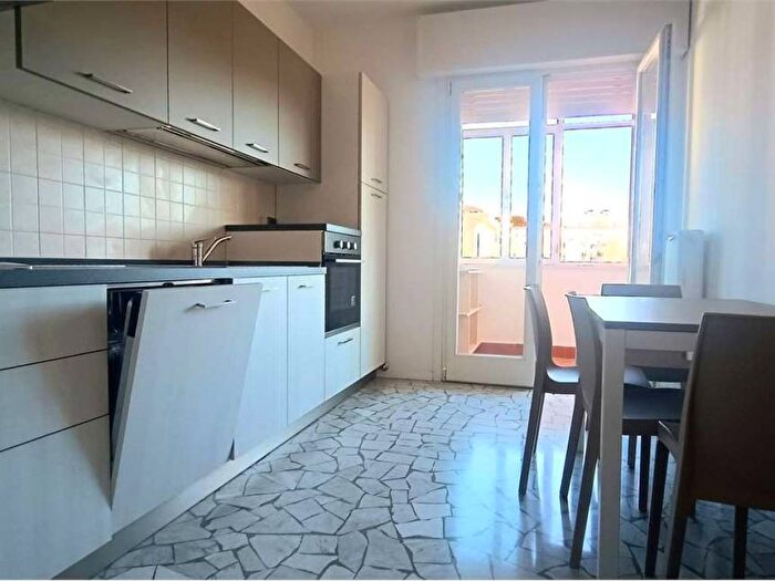 Appartamento quadrilocale in affitto in Via Enrico Toti, Mestre, Venezia