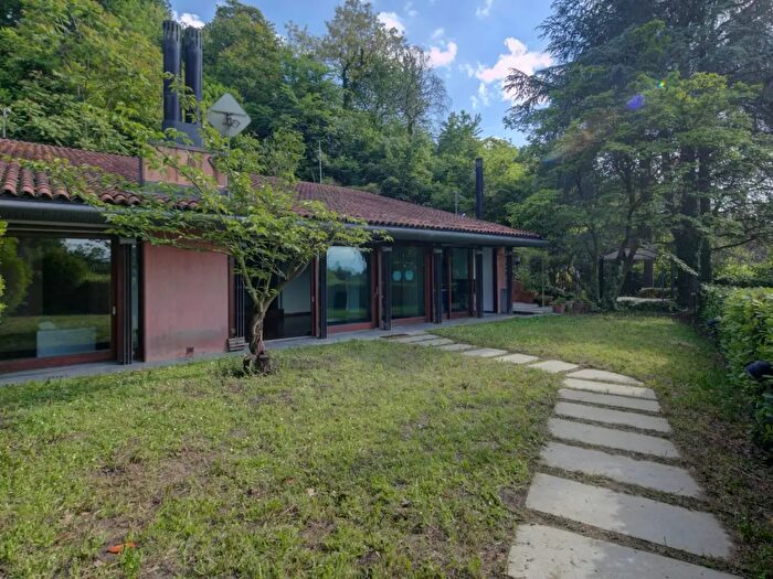 Casa con 5 locali in vendita in Strada Superga, Torino