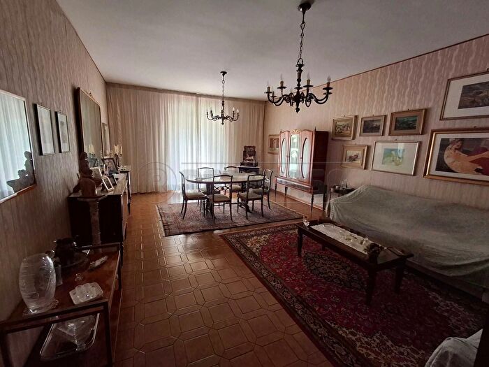 Appartamento con 8 locali in vendita in VLe Santa Panagia, Siracusa