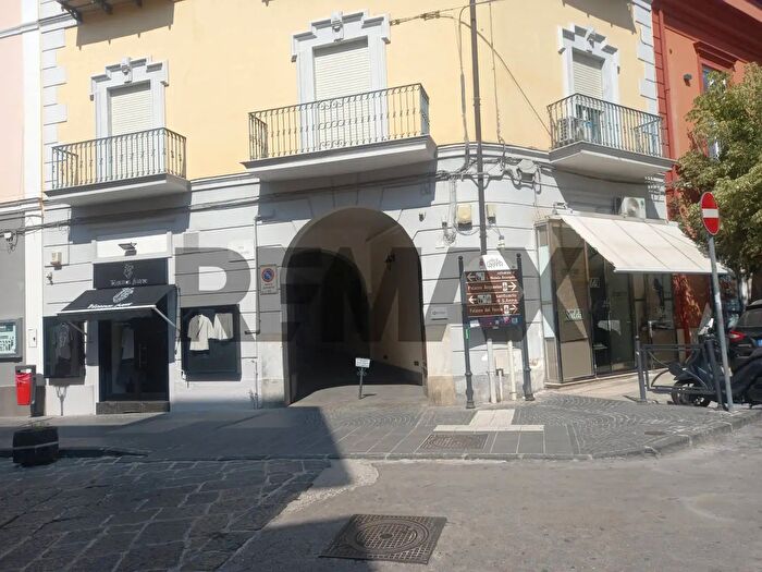 Appartamento quadrilocale in vendita in Via Orazio Crispo, Caserta