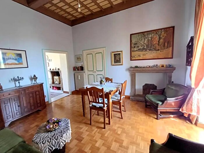 Appartamento con 5 locali in vendita in Via Roma, Caprarola