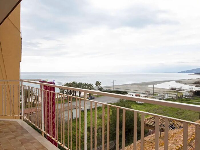 Appartamento quadrilocale in vendita in Fiume Snc, Catanzaro