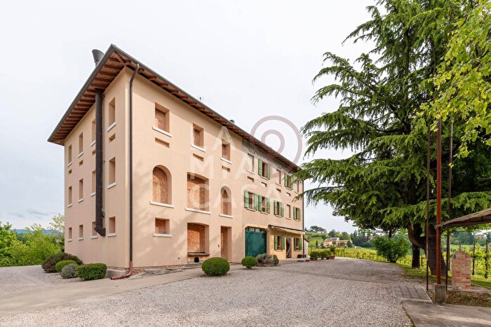 Casa con 12 locali in vendita in Strada delle Caneve, Conegliano