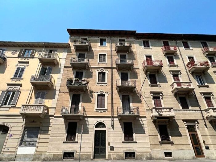Appartamento trilocale in vendita in Via Pagno, San Paolo, Torino