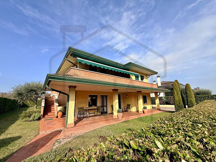 Casa quadrilocale in vendita in Via San Lorenzo, Abano Terme