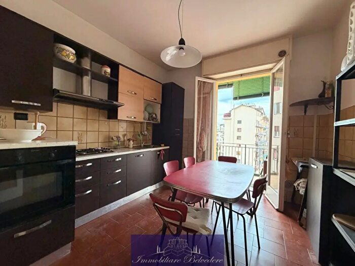 Appartamento quadrilocale in vendita in Via Doni, Firenze