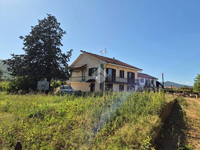 Casa con 7 locali in vendita in Via Ponzone, Cartosio