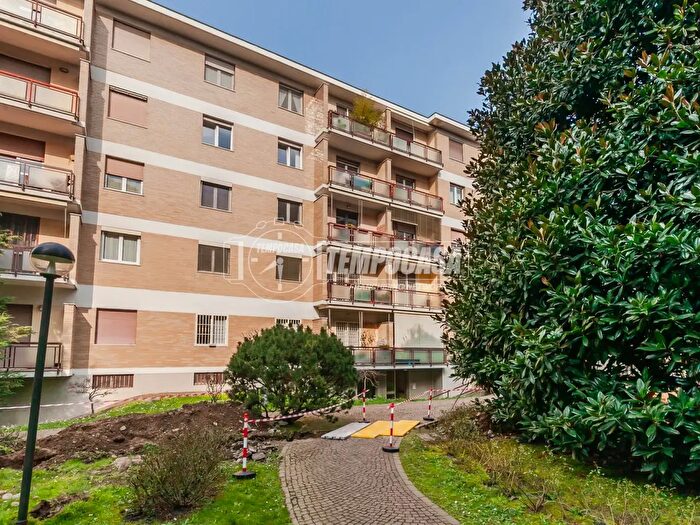 Appartamento trilocale in vendita in Via Vittorio Veneto B, Bresso