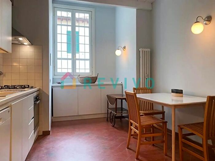 Appartamento con 6 locali in affitto in Firenze