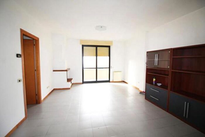 Appartamento con 5 locali in vendita in Fermignano