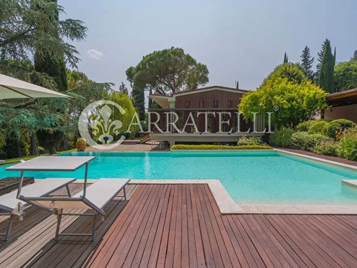 Casa con 15 locali in vendita in Via delle Cinque Vie, Firenze