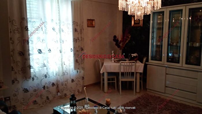 Appartamento con 5 locali in vendita in Via Pietro Merra Montelepre Pa Italia, Montelepre