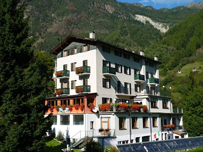 Appartamento bilocale in affitto in Via Nicolò Rusca, Centro, Chiesa in Valmalenco