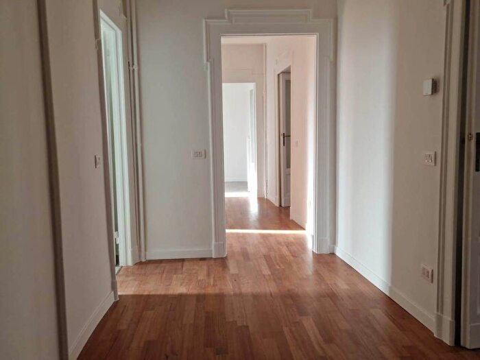 Appartamento trilocale in affitto in Via Spartaco, Montenero, Milano