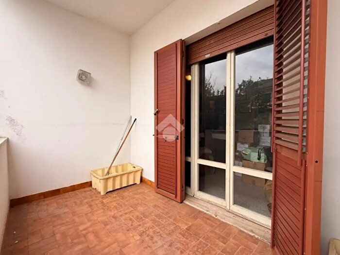 Casa con 5 locali in vendita in Via Faenza, Folignano